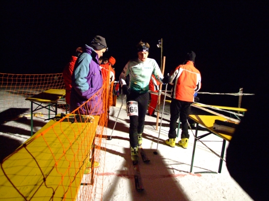 Skiuphill200777.JPG